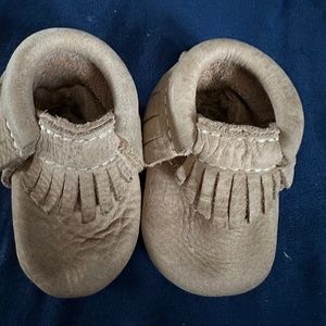 Freshly Picked Moccasins- Weathered Brown Size 1-EUC